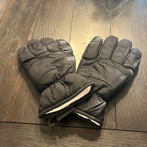 Men’s black gloves